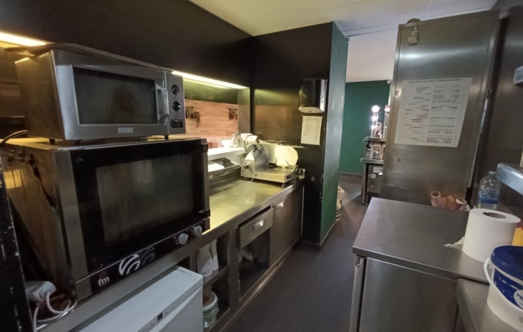 Restaurant/Bar til salg i Barcelona by - € 1.500.000 (Ref: 9035535)