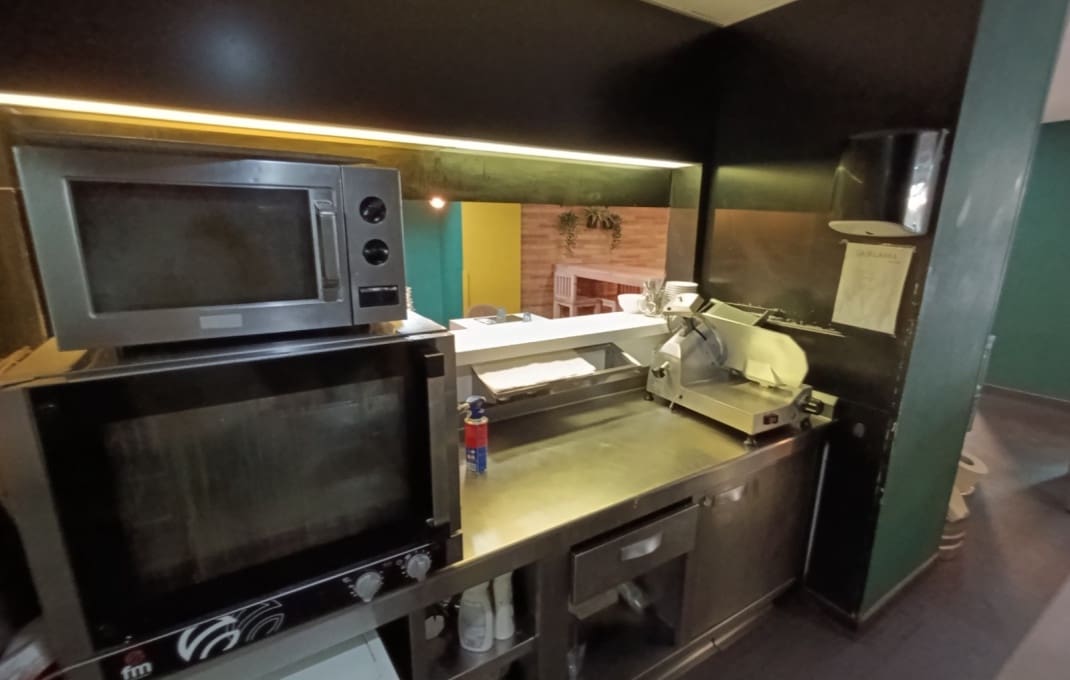 Restaurant/Bar til salg i Barcelona by - € 1.500.000 (Ref: 9035535)