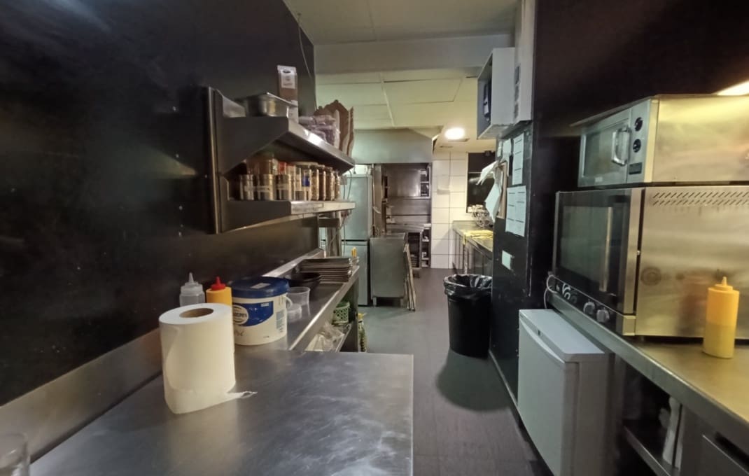 Restaurant/Bar til salg i Barcelona by - € 1.500.000 (Ref: 9035535)