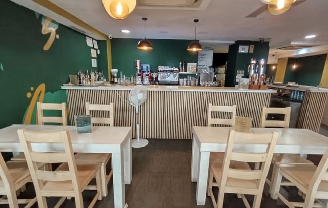 Restaurant/bar te koop in Sant Andreu, Barcelona stad - € 1.500.000 (Ref: 9035535)