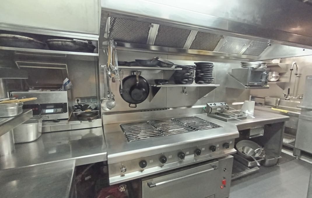 Restaurant/Bar til salg i Barcelona by - € 1.500.000 (Ref: 9035535)