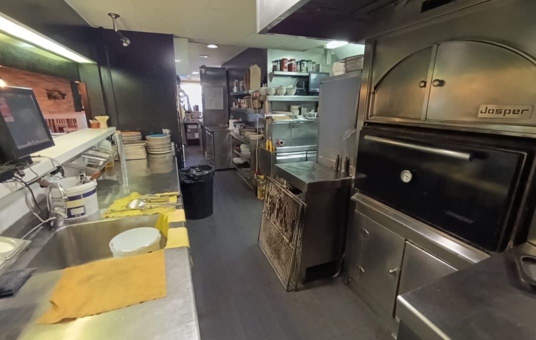 Restaurant/Bar til salg i Barcelona by - € 1.500.000 (Ref: 9035535)