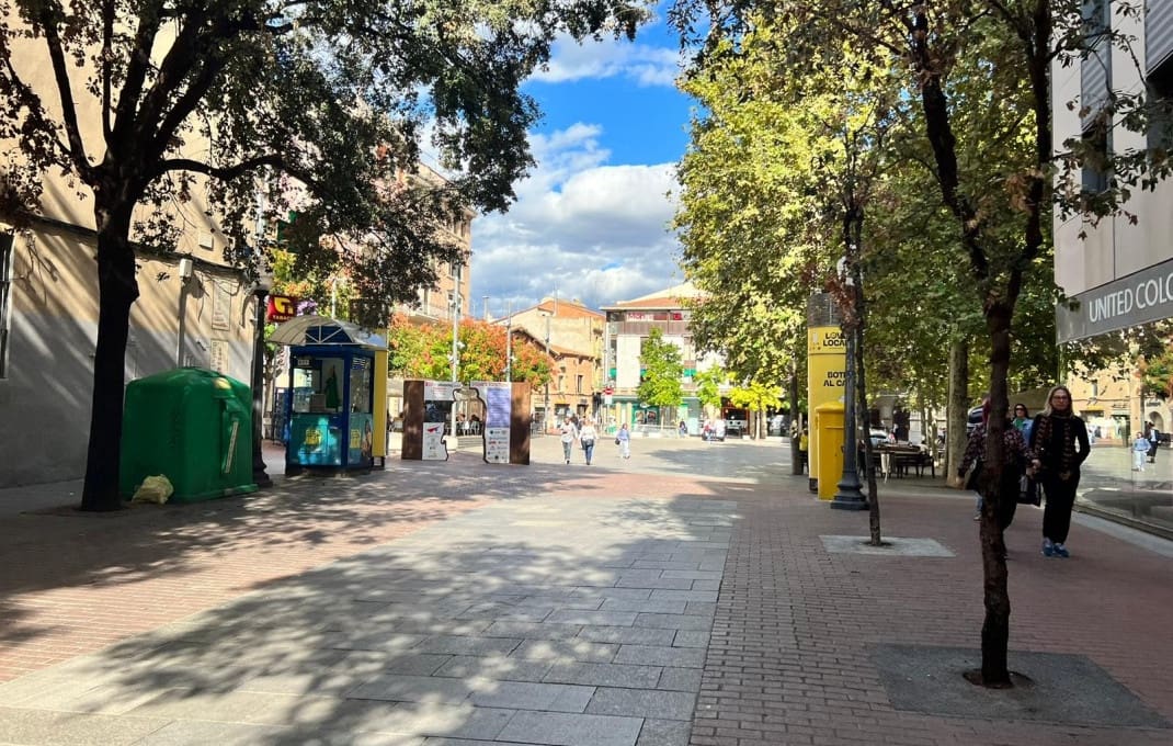 Restaurant/Bar til salg i Terrassa - € 1.500.000 (Ref: 9035536)