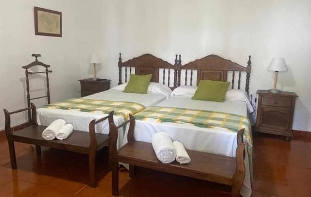 15 soveværelse Hotel til salg i Montijo med swimmingpool - € 323.000 (Ref: 9053611)