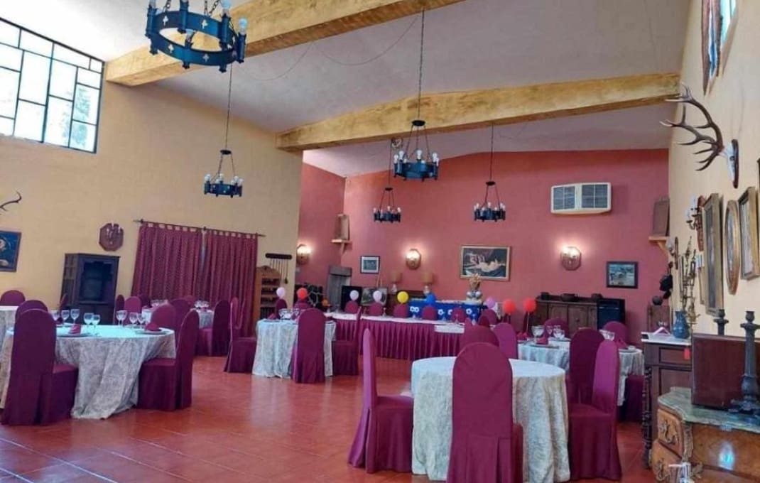 15 soveværelse Hotel til salg i Montijo med swimmingpool - € 323.000 (Ref: 9053611)