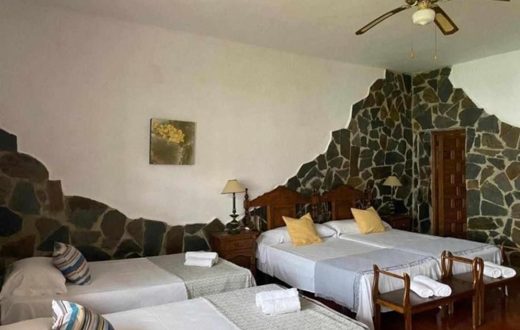 15 soveværelse Hotel til salg i Montijo med swimmingpool - € 323.000 (Ref: 9053611)