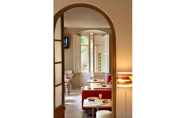 Hotel para venda em La Bisbal d'Empordà - 1 200 000 € (Ref: 9099433)