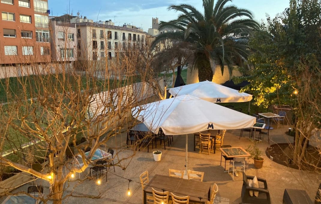 Hotel til salg i La Bisbal d'Emporda - € 1.200.000 (Ref: 9099433)