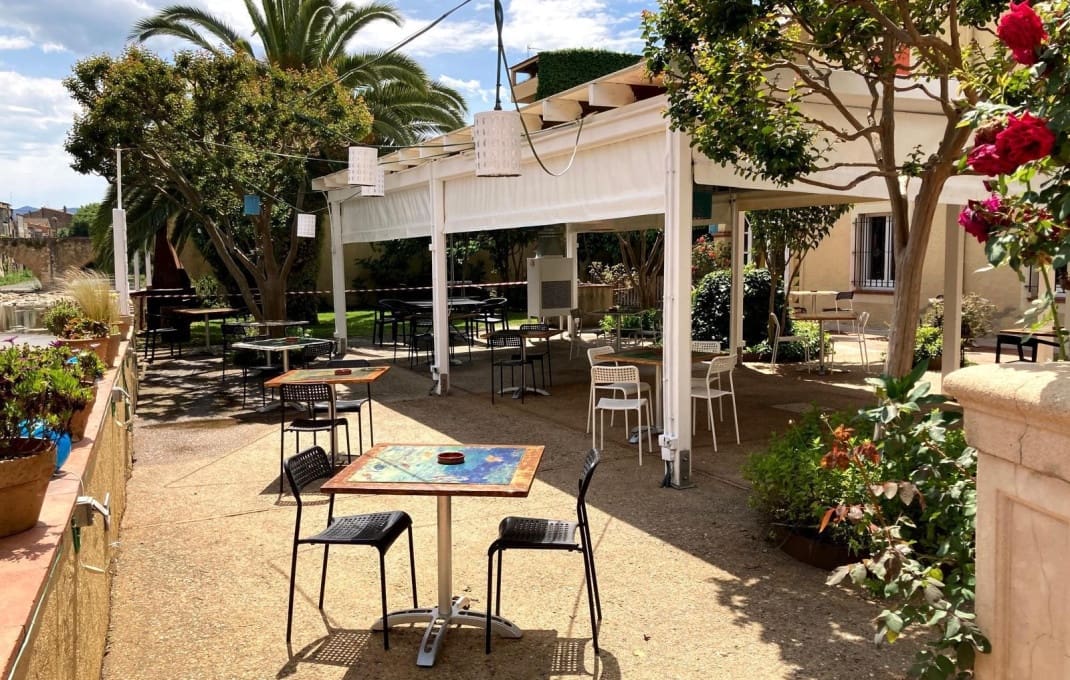 Hotel til salg i La Bisbal d'Emporda - € 1.200.000 (Ref: 9099433)