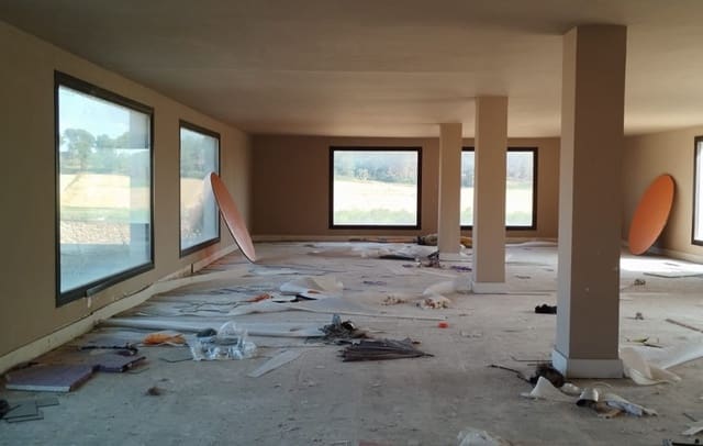 Finca/Landehus til salg i Lleida by - € 490.000 (Ref: 9170512)
