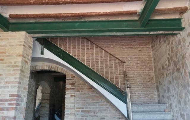 Finca/Country House for sale in Lleida city - € 450,000 (Ref: 9170512)