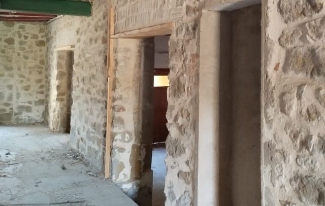 Finca/Country House for sale in Lleida city - € 450,000 (Ref: 9170512)