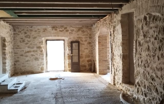 Finca/Country House for sale in Lleida city - € 450,000 (Ref: 9170512)