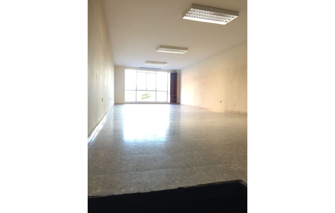 Kommersiell til salgs i Sabadell - € 385 000 (Ref: 9175667)