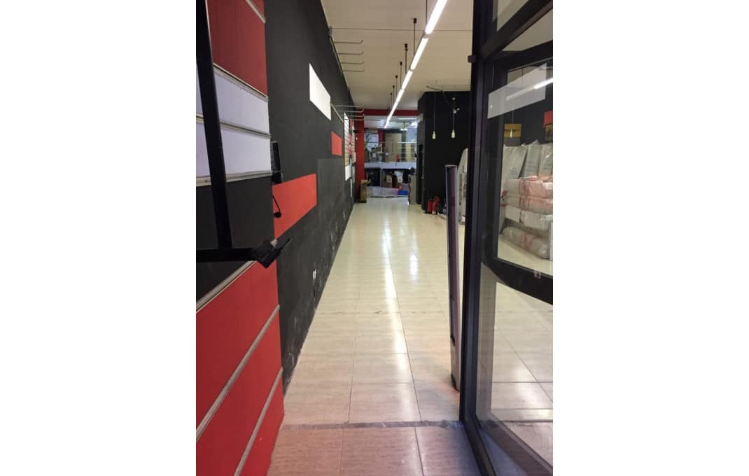 Kommersiell til salgs i Sabadell - € 385 000 (Ref: 9175667)