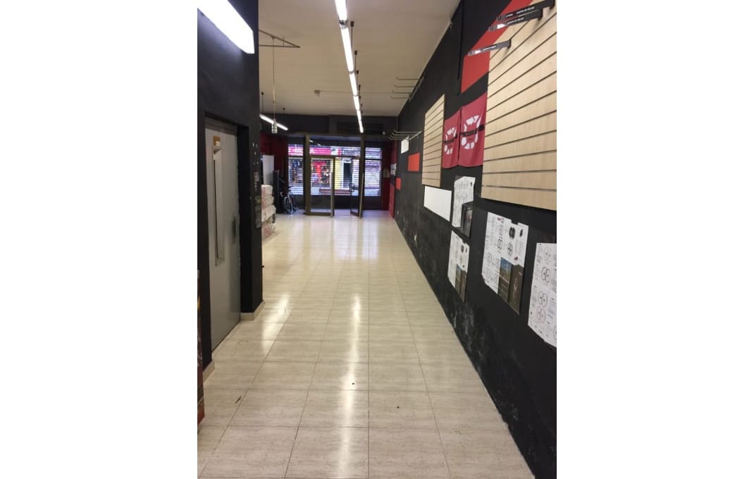 Kommersiell til salgs i Sabadell - € 385 000 (Ref: 9175667)