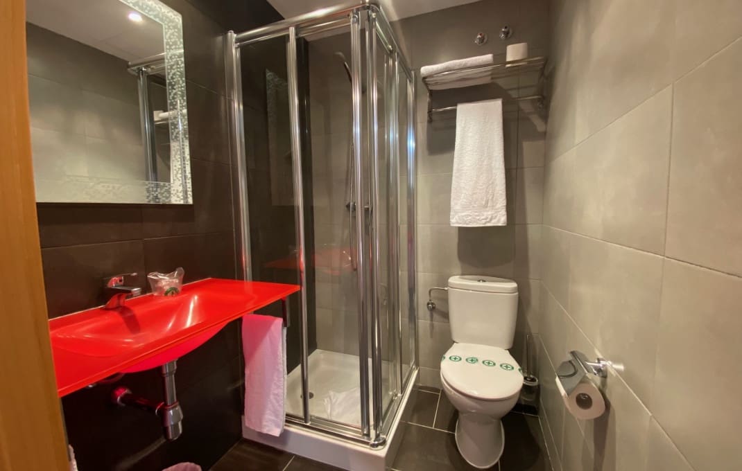 Hotel in vendita in Pineda de Mar - 1.350.000 € (Rif: 9175668)