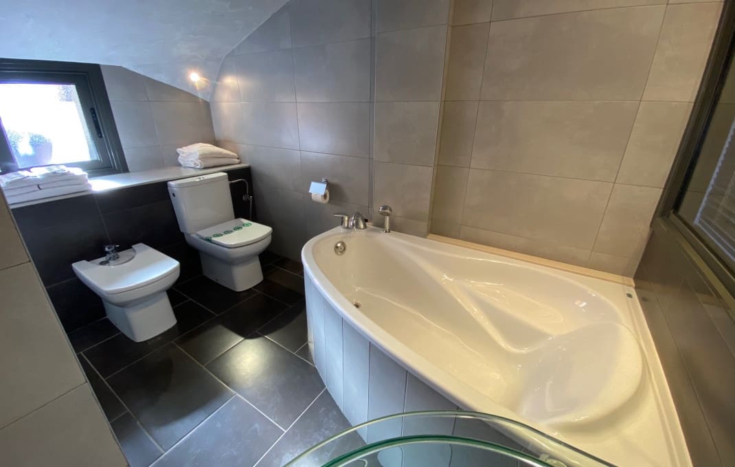 Hotel in vendita in Pineda de Mar - 1.350.000 € (Rif: 9175668)