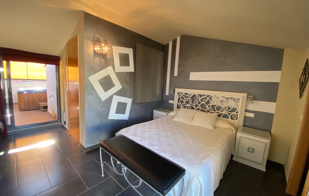 Hotel in vendita in Pineda de Mar - 1.350.000 € (Rif: 9175668)