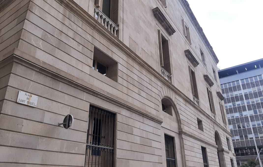 Erhverv til salg i Barcelona by - € 1.600.000 (Ref: 9175674)