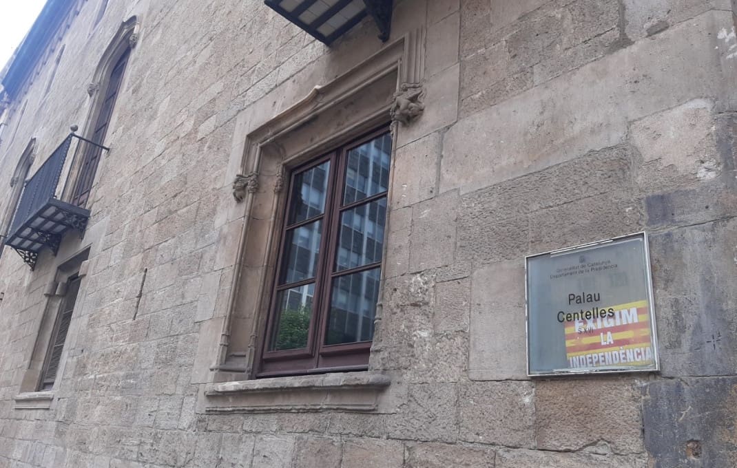 Erhverv til salg i Barcelona by - € 1.600.000 (Ref: 9175674)