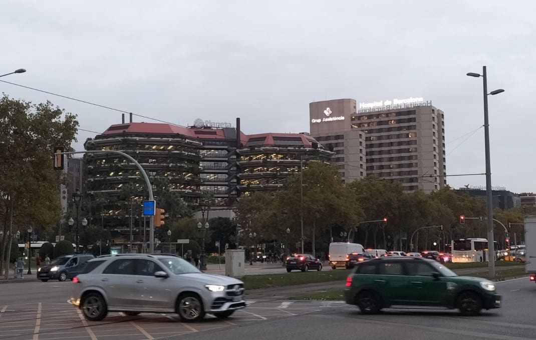 Erhverv til salg i Barcelona by - € 3.500.000 (Ref: 9175676)