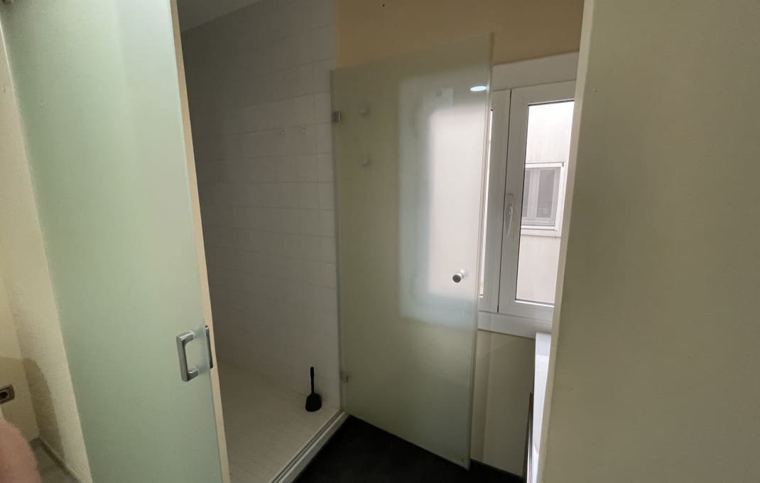 Restaurant/Bar til salgs i Barcelona by - € 1 600 000 (Ref: 9175678)