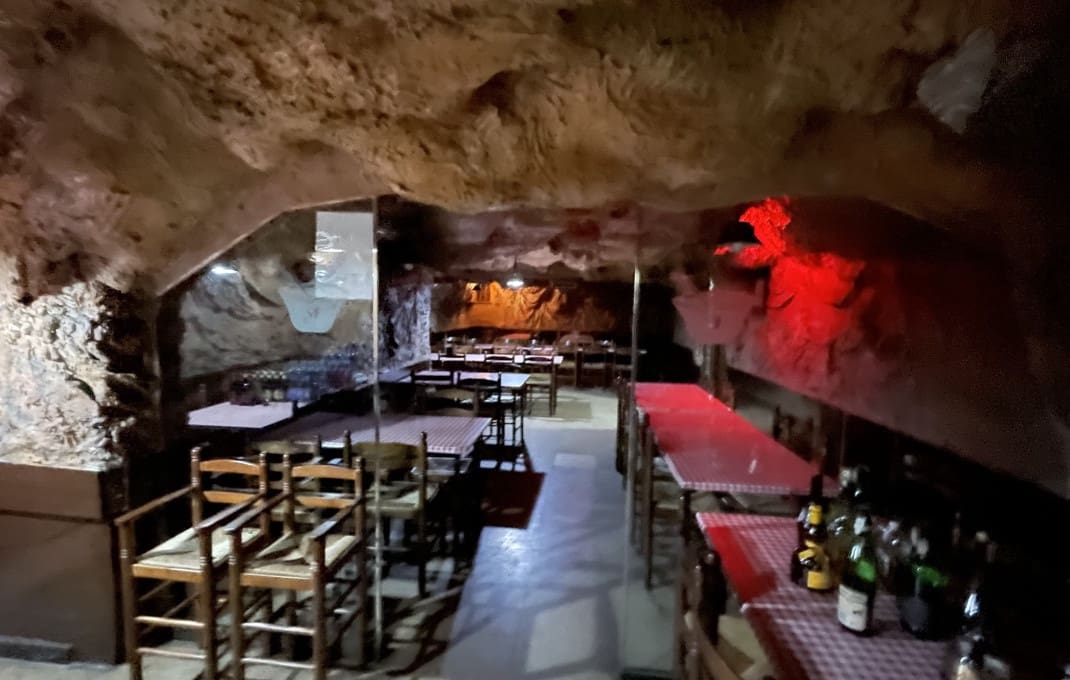 Restaurant/Bar til salgs i Barcelona by - € 1 600 000 (Ref: 9175678)