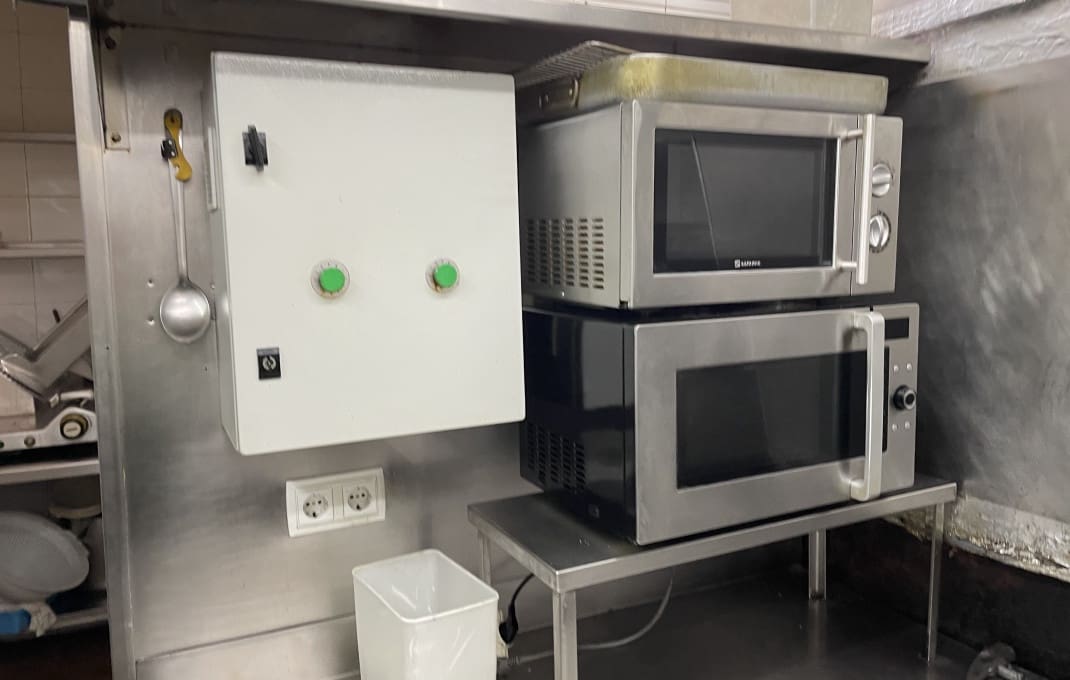 Restaurant/Bar til salgs i Barcelona by - € 1 600 000 (Ref: 9175678)