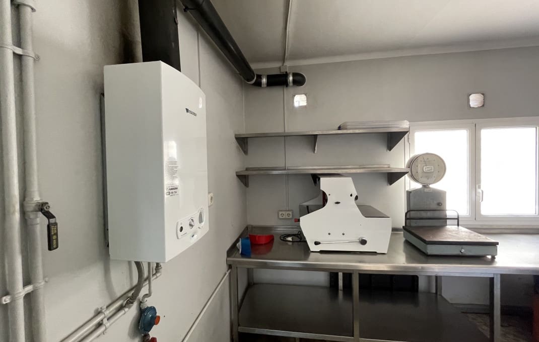 Restaurant/Bar til salgs i Barcelona by - € 1 600 000 (Ref: 9175678)