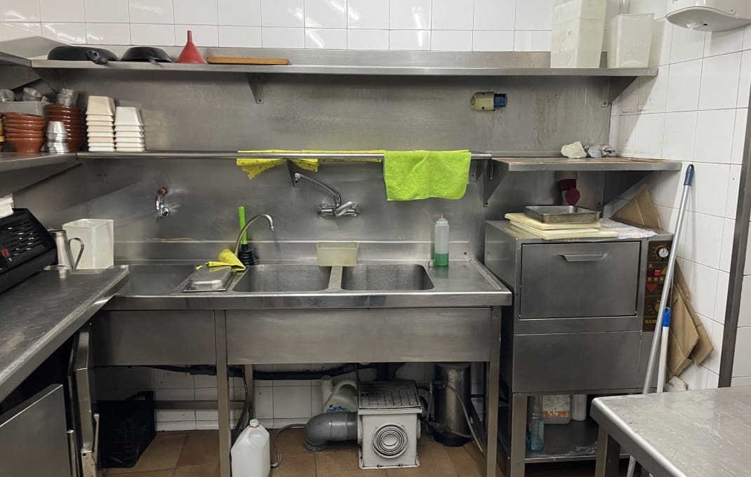 Restaurant/Bar til salgs i Barcelona by - € 1 600 000 (Ref: 9175678)