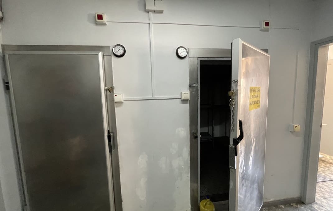 Restaurant/Bar til salgs i Barcelona by - € 1 600 000 (Ref: 9175678)