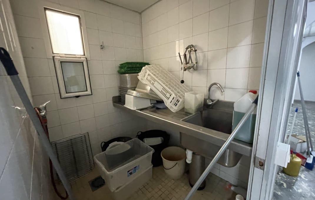 Restaurant/Bar til salgs i Barcelona by - € 1 600 000 (Ref: 9175678)