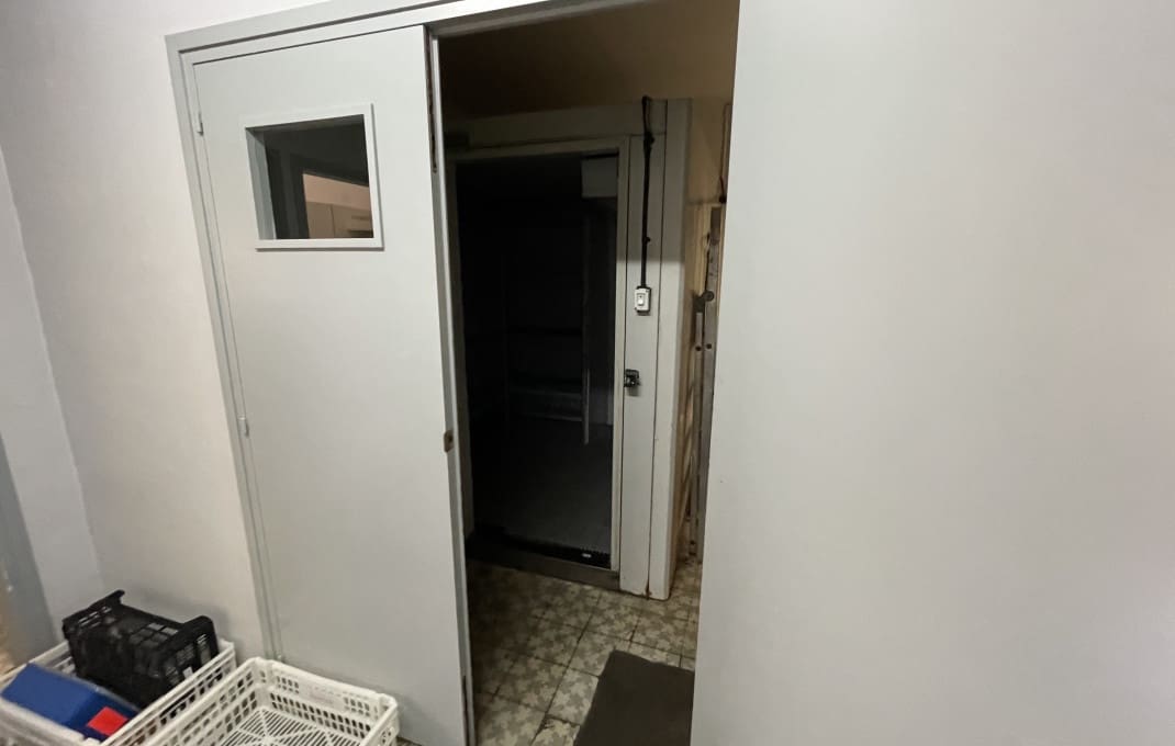 Restaurant/Bar til salgs i Barcelona by - € 1 600 000 (Ref: 9175678)