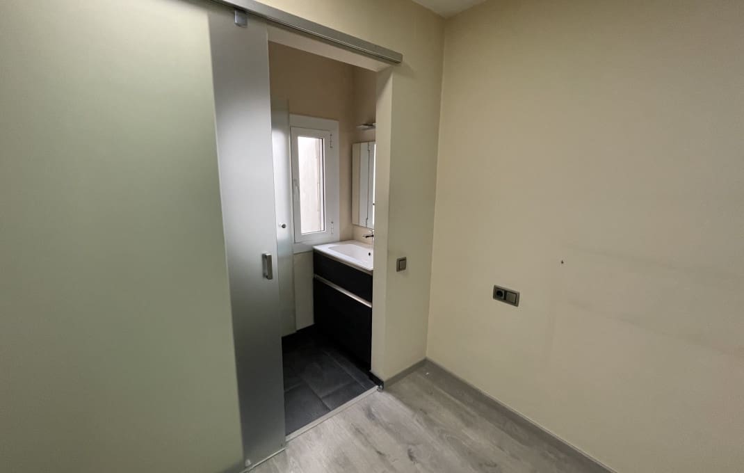 Restaurant/Bar til salgs i Barcelona by - € 1 600 000 (Ref: 9175678)