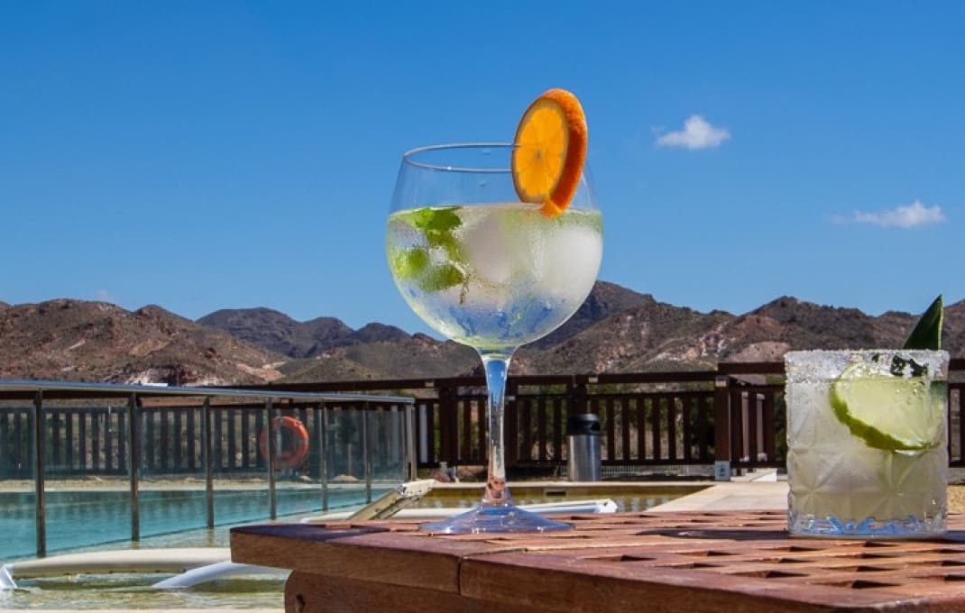 9 soveværelse Hotel til salg i Almeria by med swimmingpool - € 2.200.000 (Ref: 9296394)