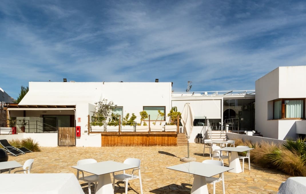 9 soveværelse Hotel til salg i Almeria by med swimmingpool - € 2.200.000 (Ref: 9296394)