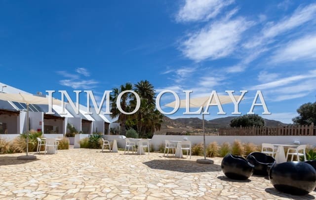 9 quarto Hotel para venda em Almeria cidade com piscina - 2 200 000 € (Ref: 9296394)