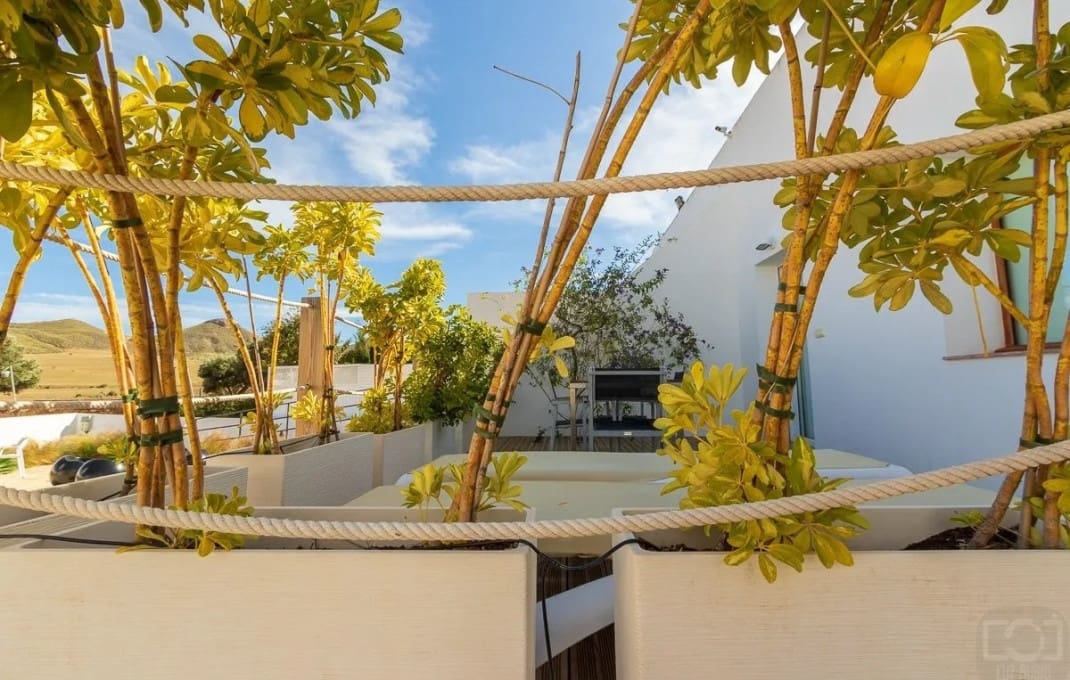 9 soveværelse Hotel til salg i Almeria by med swimmingpool - € 2.200.000 (Ref: 9296394)