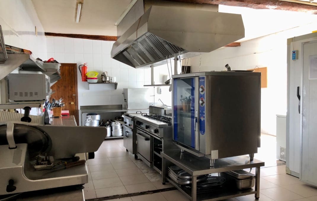 14 soveværelse Hotel til salg i Reinosa - € 450.000 (Ref: 9301506)