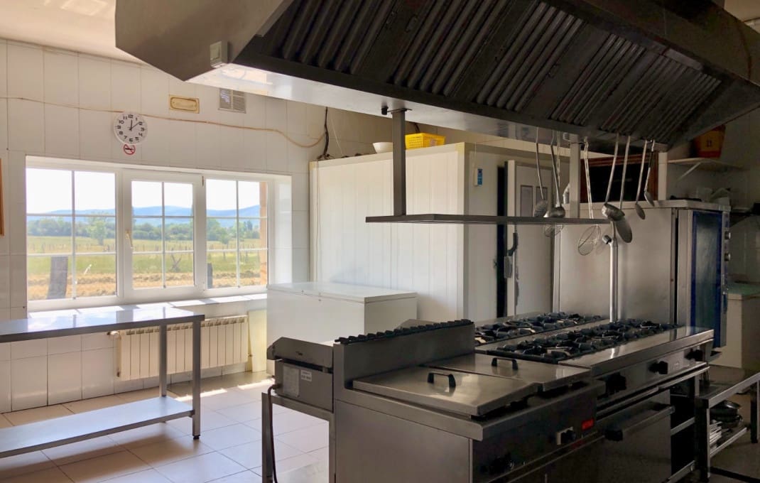 14 soveværelse Hotel til salg i Reinosa - € 450.000 (Ref: 9301506)