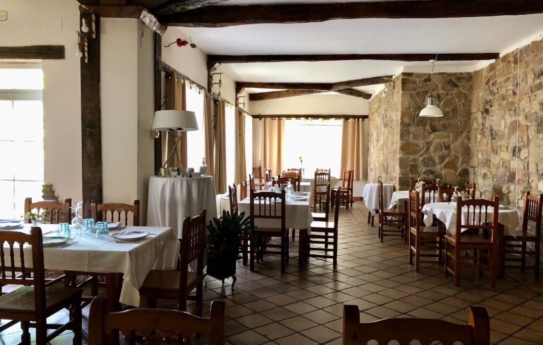 14 soveværelse Hotel til salg i Reinosa - € 450.000 (Ref: 9301506)