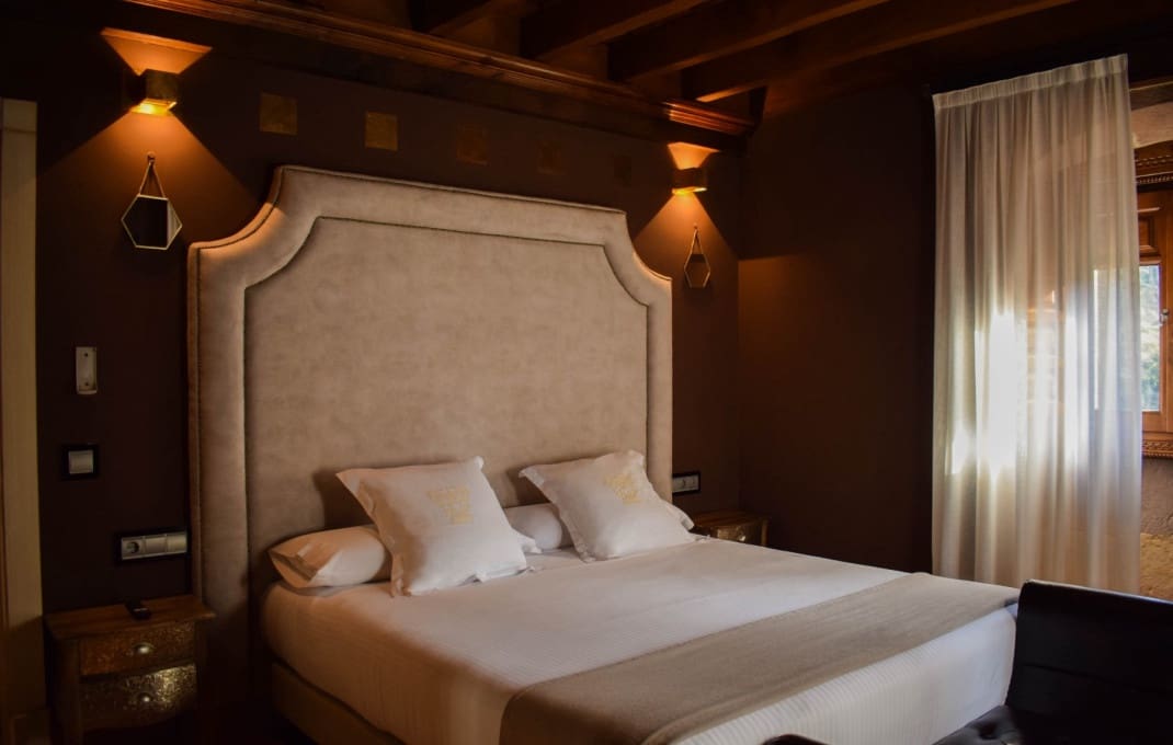 14 slaapkamer Hotel te koop in Cartes - € 1.750.000 (Ref: 9329547)