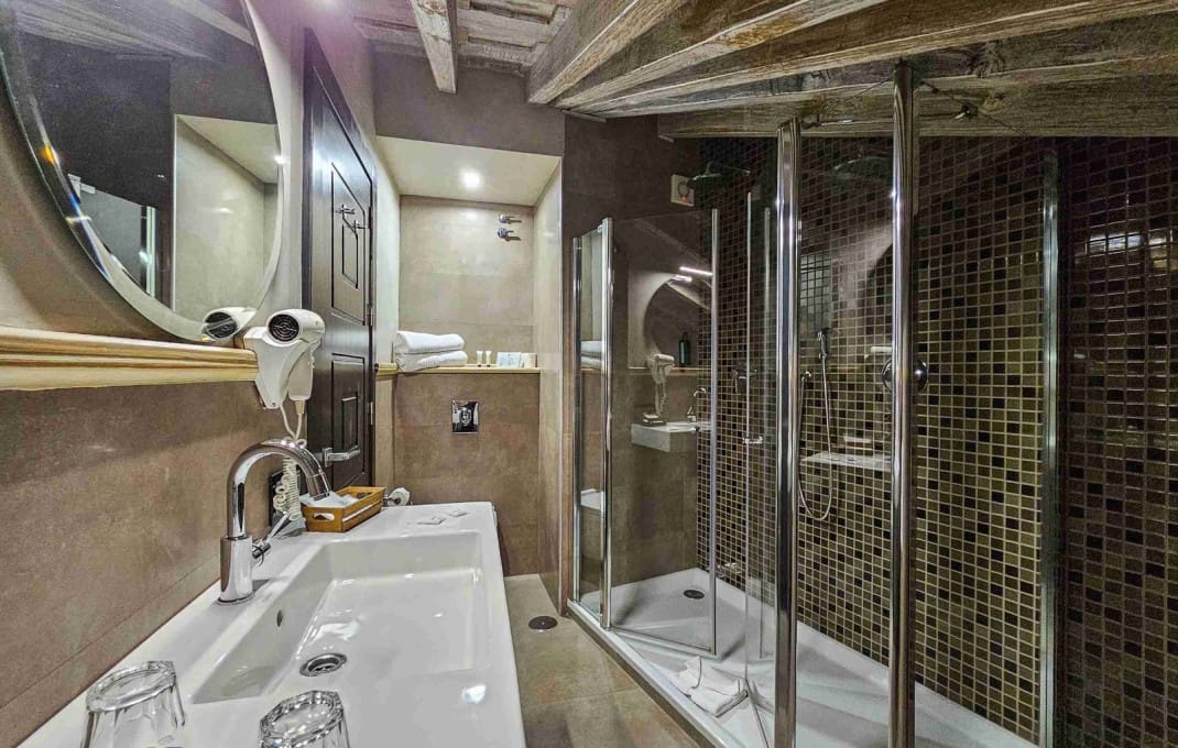 14 slaapkamer Hotel te koop in Cartes - € 1.750.000 (Ref: 9329547)