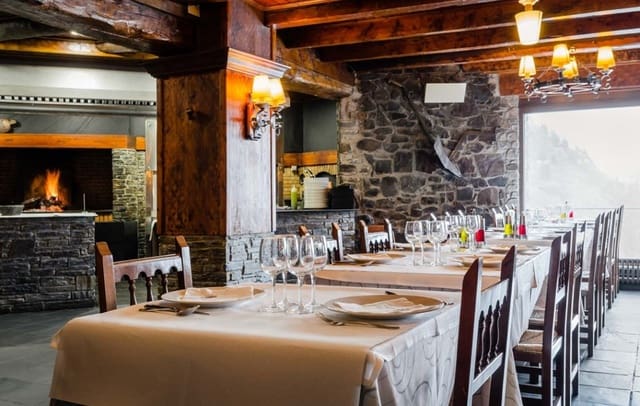 48 bedroom Hotel for sale in Lleida city - € 10,000,000 (Ref: 9396883)