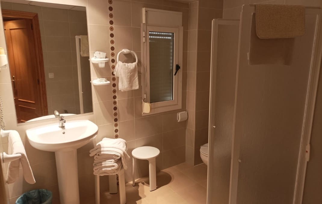 32 bedroom Hotel for sale in Castello de la Plana - € 2,100,000 (Ref: 9549896)