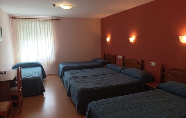 32 bedroom Hotel for sale in Castelló de la Plana - € 2,100,000 (Ref: 9549896)