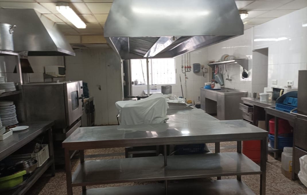 32 bedroom Hotel for sale in Castello de la Plana - € 2,100,000 (Ref: 9549896)