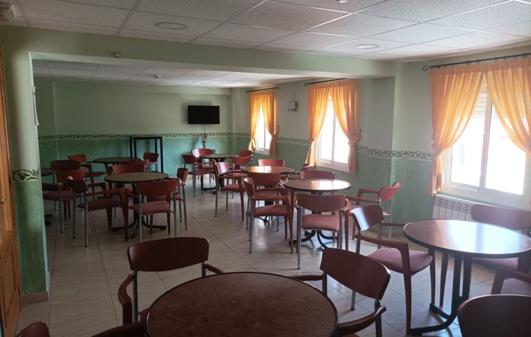 32 bedroom Hotel for sale in Castello de la Plana - € 2,100,000 (Ref: 9549896)