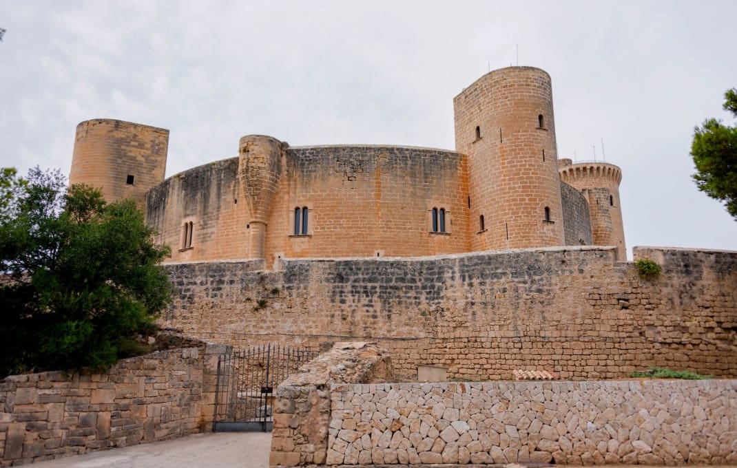 70 Zimmer Hotel zu verkaufen in Santa Ponsa mit Pool - 9.400.000 € (Ref: 9549898)